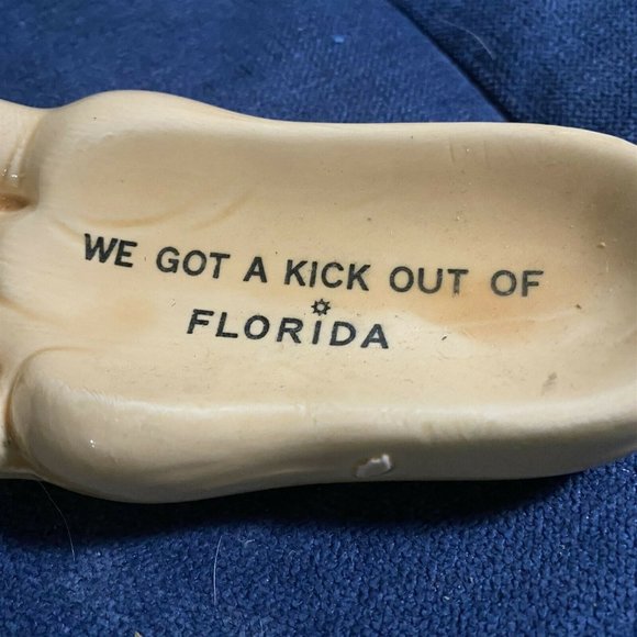 VINTAGE SOUVENIR FLORIDA BARE FOOT SHAPE CERAMIC ASHTRAY - Picture 3 of 8